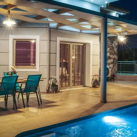 Villa Guesto With Private Pool Anafonítria