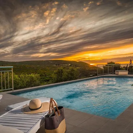 Guesto With Private Pool Villa Anafonítria